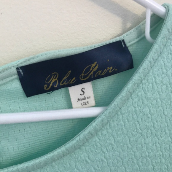 Mint green scalloped top - Picture 2 of 3